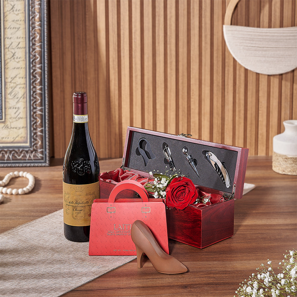 Single Rose with Wine and Chocolates – how the gift is presented