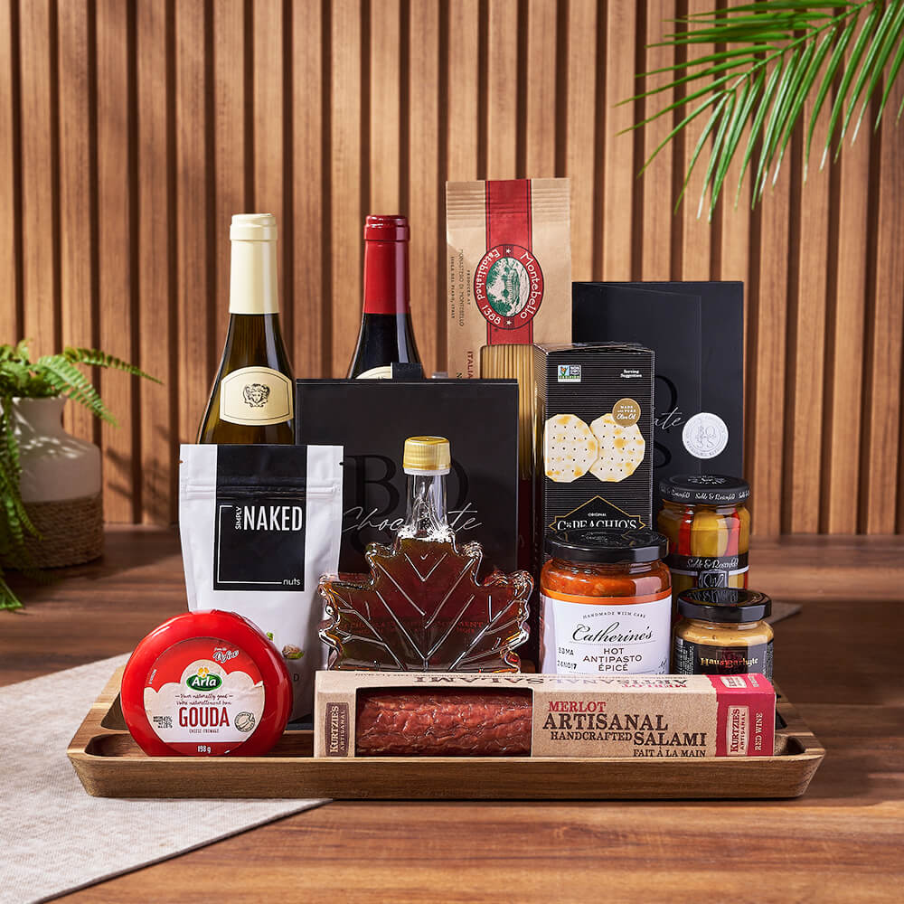 Gourmet Wine Basket with Fiery Olives – how the gift is presented