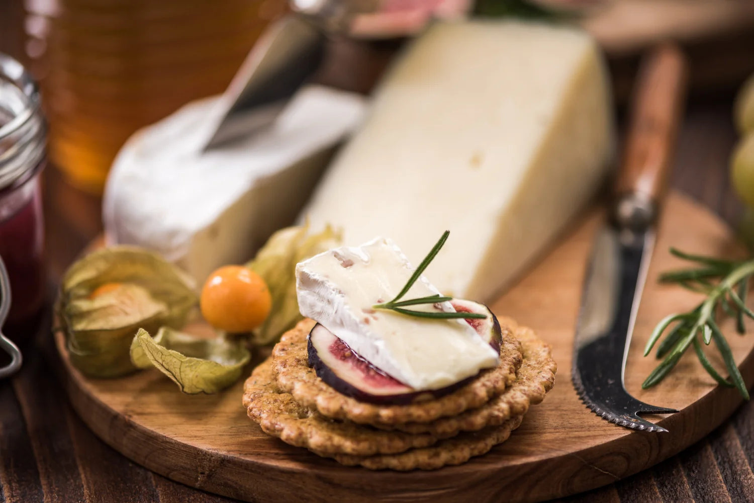 New York City Gift Baskets - Cheese, Crackers, Meats and Wine, Queens Delivery New York City Gift Baskets - Cheese, Crackers, Meats and Wine, Queens Delivery