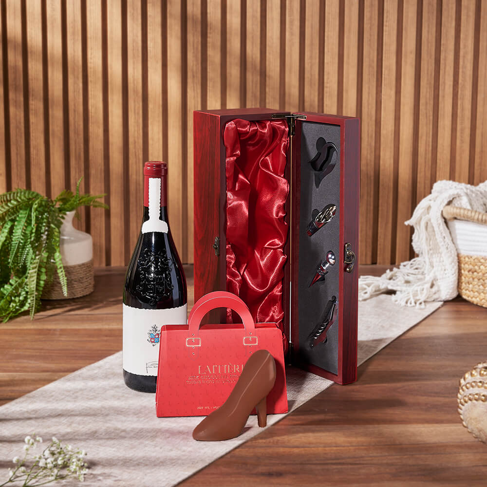 Wine Bottle Gift Box with Chocolates – how the gift is presented