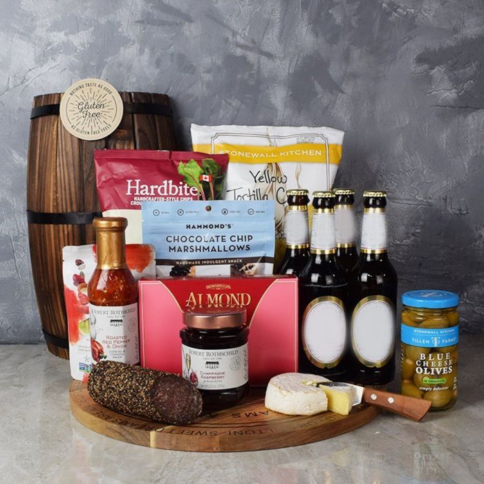 Soft Ripened Cheese and Beer Basket – how the gift is presented