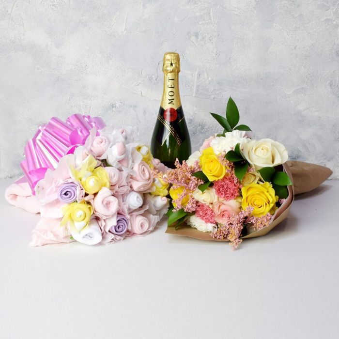 Baby Essentials Bouquet with Champagne – how the gift is presented