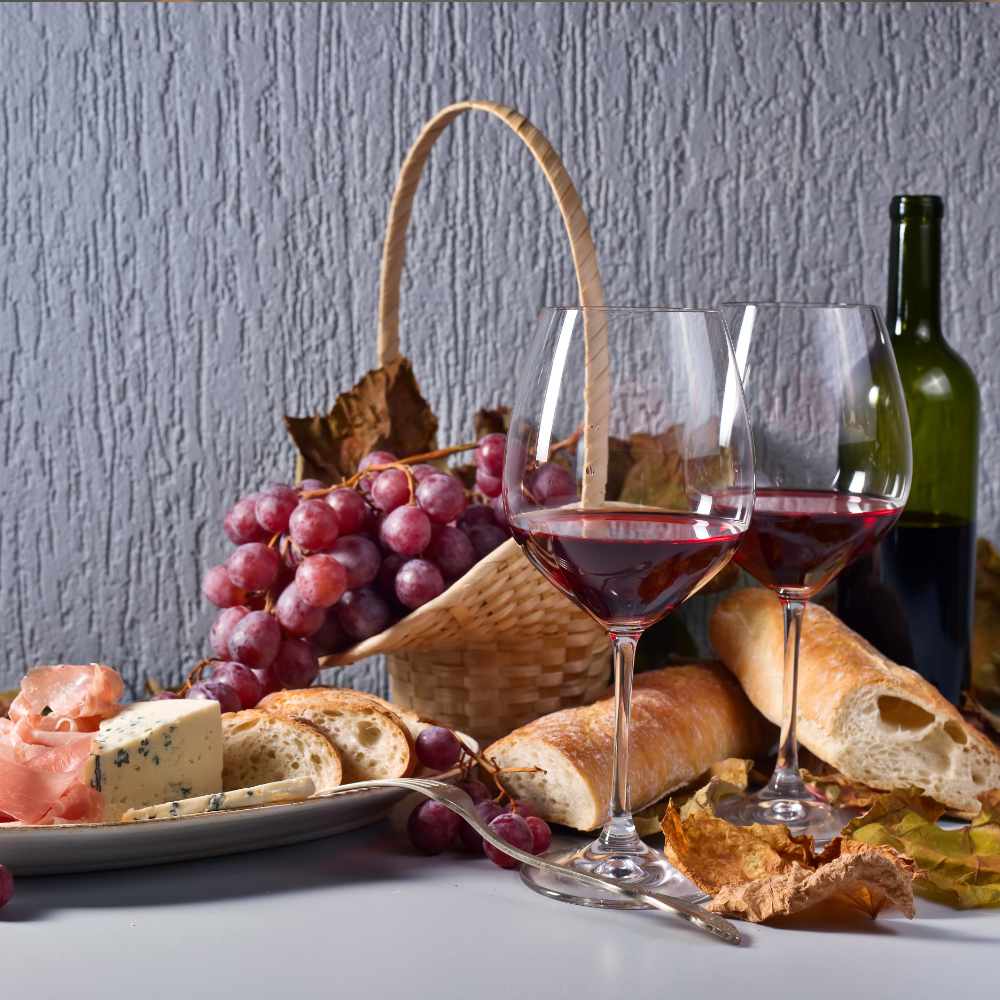 New York City Baskets - Wine gifts, wines, liquor, gourmet gifts, cheese, fruits, nuts, charcuterie, Bronx Gift Baskets Delivery.