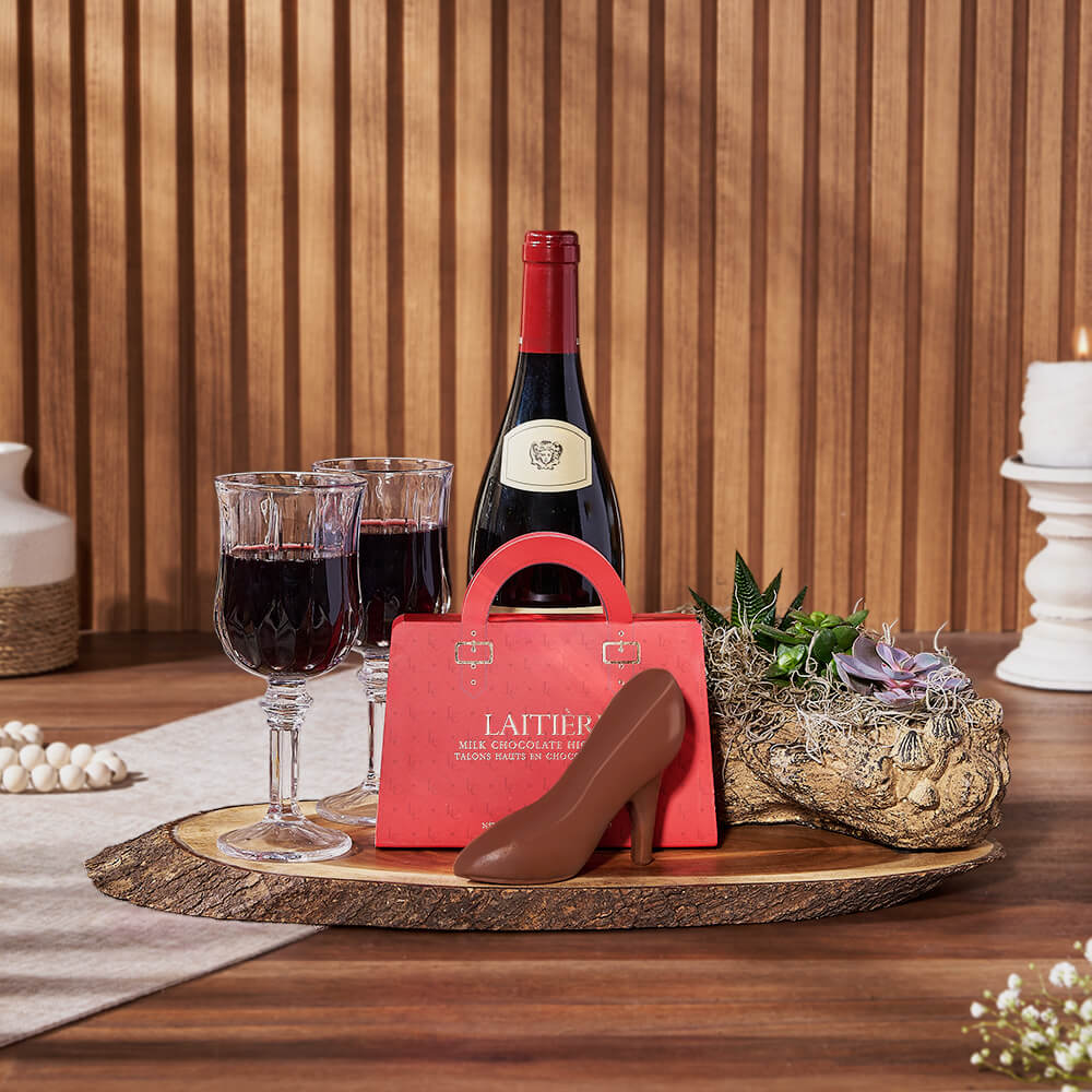 Wine and Milk Chocolate Gift Basket – how the gift is presented