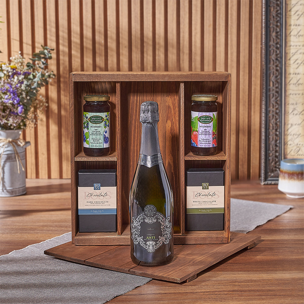 Kosher Champagne &amp; Sweet Gift Box, kosher gift, kosher, champagne gift, champagne, sparkling wine gift, sparkling chocolate gift, chocolate, New York City delivery