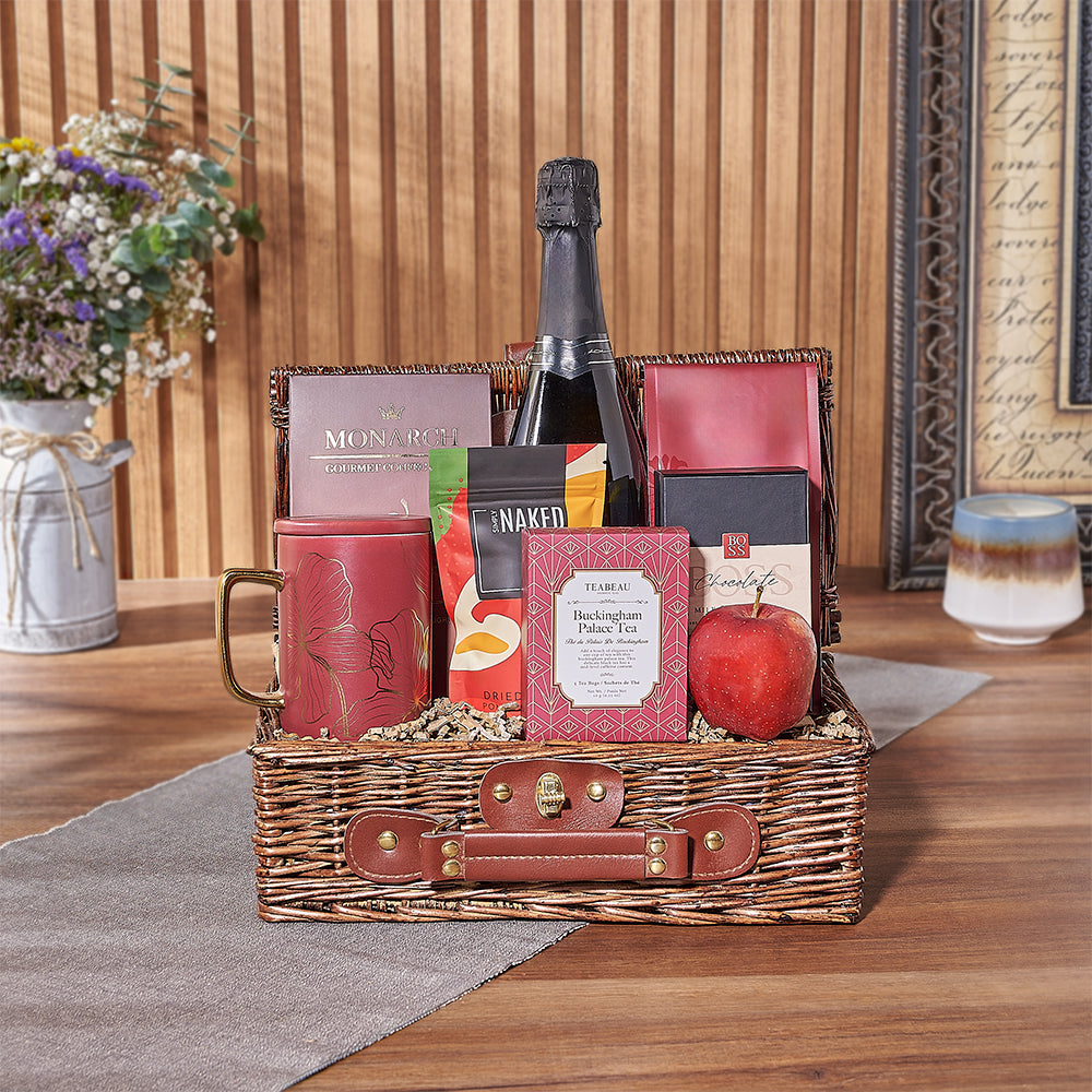 Kosher Sparkling Wine Gourmet Picnic Basket – how the gift is presented