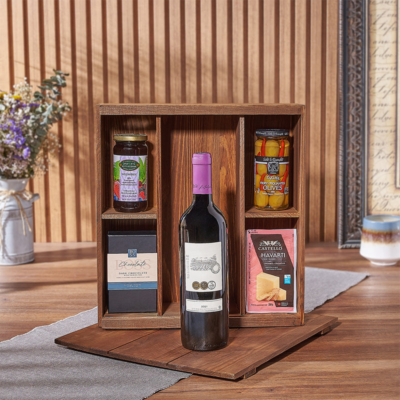 Kosher Wine & Savoury Favourites Gift Box, wine gift, wine gift, kosher gift, kosher, cheese gift, cheese, New York City delivery