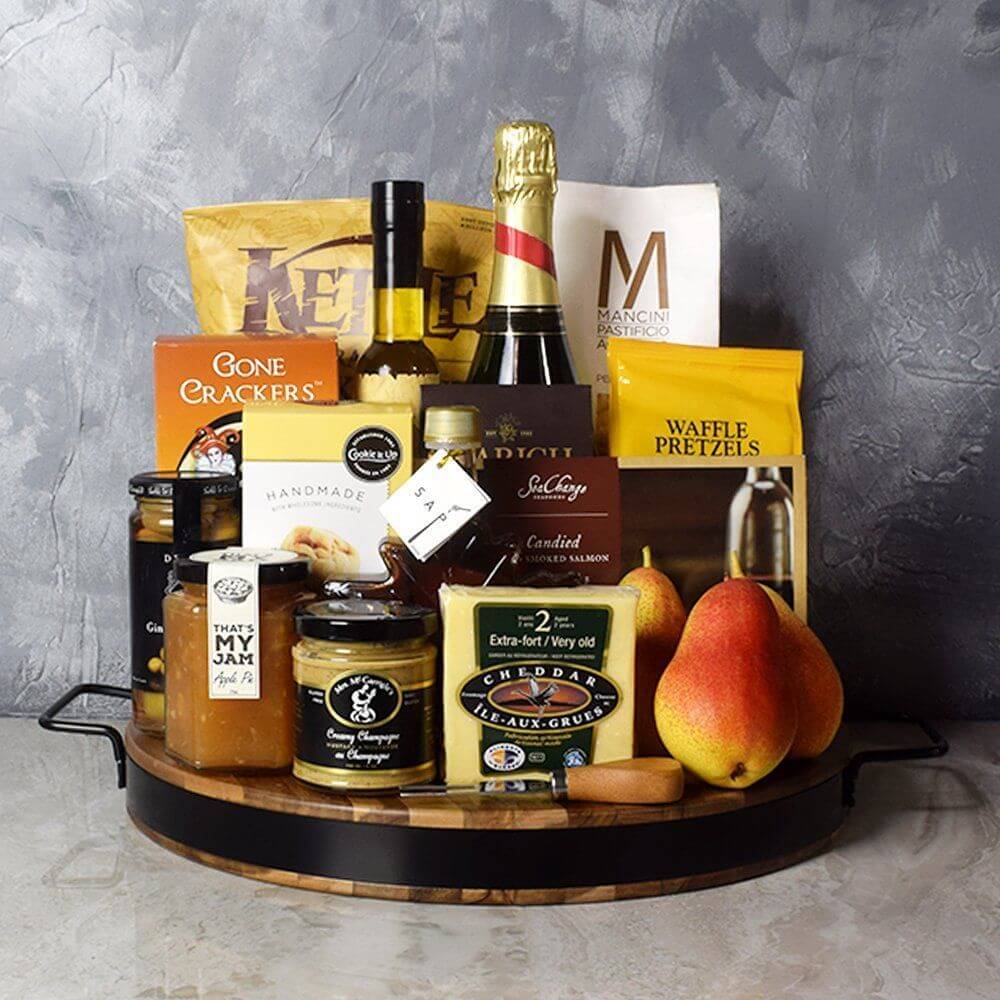 Champagne Gift Basket with BBQ Treats – how the gift is presented