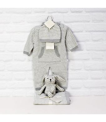 COMFORTABLE UNISEX BABY CLOTHING SET, baby boy gift hamper, newborns, new parents
